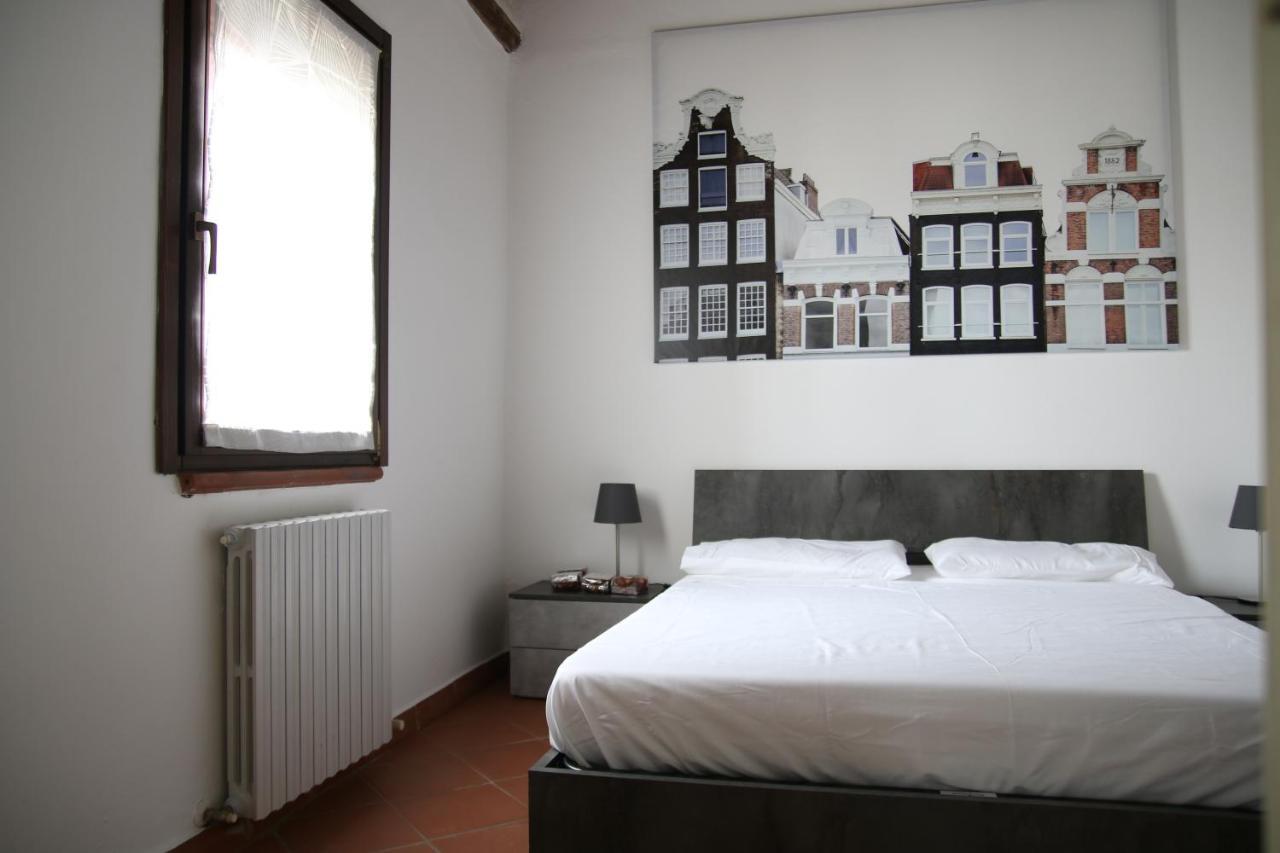 Le Vie Del Centro Apartment แฟร์รารา ภายนอก รูปภาพ